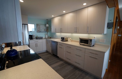 Camp Ellis House | Beachfront Family Retreat with Ocean View & Child-Friendly Space