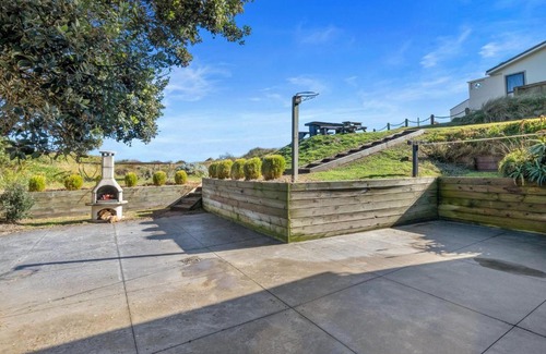 Foxton Beach House | Beachfront Favorite - Family-Friendly Foxton Beach Retreat