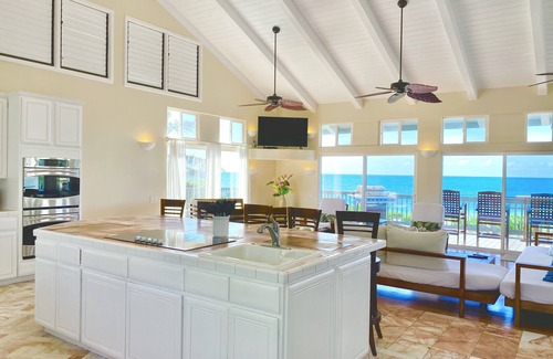 Pupukea House | Oceanfront Five Bedroom Home with Pool at Sunset Beach
