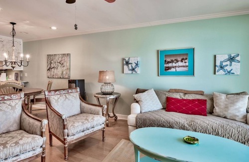 Clipper Cove House | Beachfront Retreat with FREE Beach Service & Kitchen Access