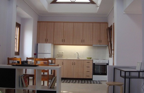 Aristotelis House | Beachfront Maisonette in Ierissos with Pool and Ocean View