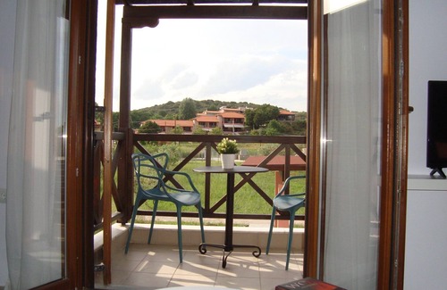 Aristotelis House | Beachfront Maisonette in Ierissos with Pool and Ocean View