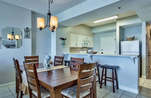 Four Mile Village Condo | Beachfront Retreat with Gulf Views and Tiki Bar Access