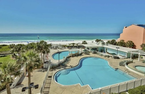 Four Mile Village Condo | Beachfront Retreat with Gulf Views and Tiki Bar Access