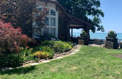 Dunkirk Condo | Beachfront Historical Retreat with Balcony & Pool Access