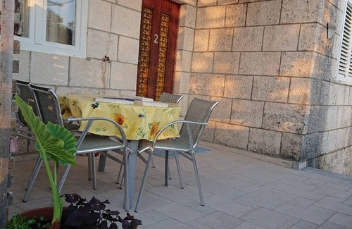 Cove Tri Zala (Zrnovo) Cottage | Beachfront Retreat with Breathtaking Sea Views & Spa Relaxation