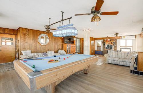 Villas House | Beachfront Home about 7 Mi to Cape May!