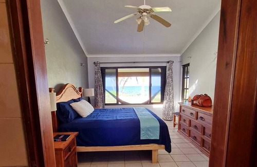 Mahahual House | Beachfront home for 10, Amazing Caribbean Views!