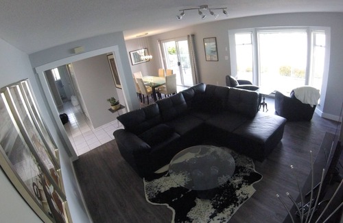 East Porpoise Bay House | Beachfront Home with Incredible Oceanside Views
