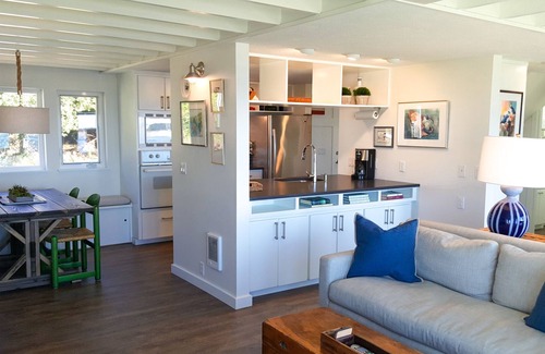 Happy Camp Hideaway Cottage | Beachfront Haven with Private Yard & Breathtaking Views