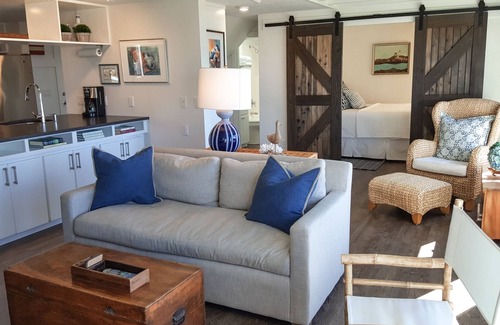 Happy Camp Hideaway Cottage | Beachfront Haven with Private Yard & Breathtaking Views