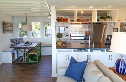 Happy Camp Hideaway Cottage | Beachfront Haven with Private Yard & Breathtaking Views