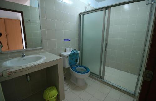 Cha-am House | Oceanfront Retreat at Beachfront Hotel Cha Am