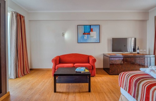 Sao Martinho Hotel | Seaside Retreat with Balcony, Ocean View & Outdoor Pool