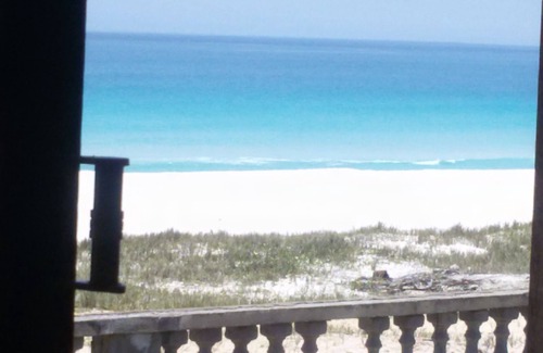 Arraial do Cabo House | Beachfront House in Arraial do Cabo: Pet Friendly & Pool