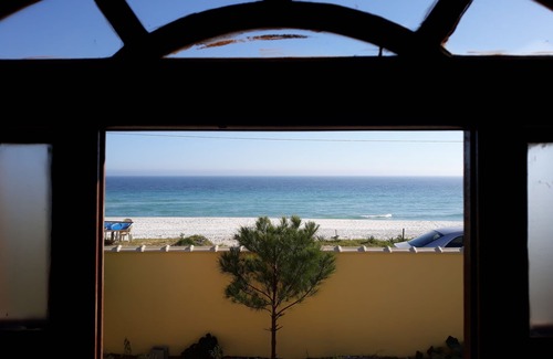 Arraial do Cabo House | Beachfront House in Arraial do Cabo: Pet Friendly & Pool