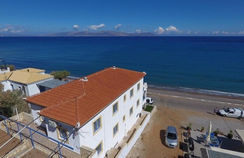 Agia Pelagia House | Beachfront House in Agia Pelagia: Your Coastal Getaway
