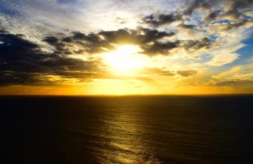 Canico Apartment | Beachfront House Atalaia: 4-Star Ocean View Getaway