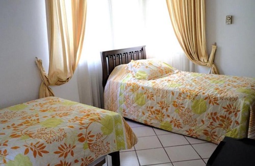 Papare House | Beachfront Haven in Santa Marta with Pool & Pet-Friendly Access