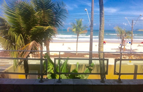 Jardim Virginia House | Seaside Retreat: Beachfront House in Guaruja with 9 Suites