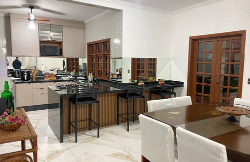 Indaia House | Beachfront Retreat with Pool and Ocean Views for 20 Guests