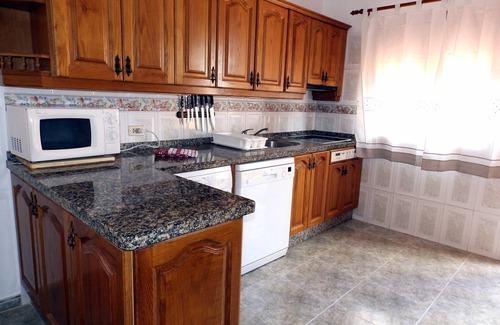 El Medano House | Beachfront 4-Bedroom Retreat in Medano Beach - Rated 9/10