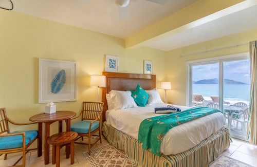 West End Hotel | Beachfront King: Family-Friendly Retreat by the Ocean