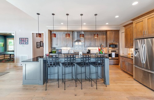 Bowling Green House | Unforgettable Beachfront Lakehouse Retreat on Lake Wylie