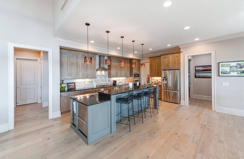 Bowling Green House | Unforgettable Beachfront Lakehouse Retreat on Lake Wylie