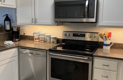 Biltmore Beach Condo | Experience Beachfront Bliss with Breathtaking Ocean Views
