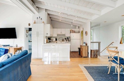 Beach Hampton House | Seaside Retreat with Pool, Pet Friendly & Perfect Location