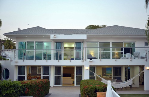 San Juan del Sur Villa | Beachfront Villa with Ocean View & Private Pool, Rated 10/10
