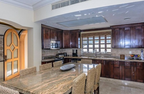 Los Cabos Condo | Oceanfront Resort & Spa with Award-Winning Amenities