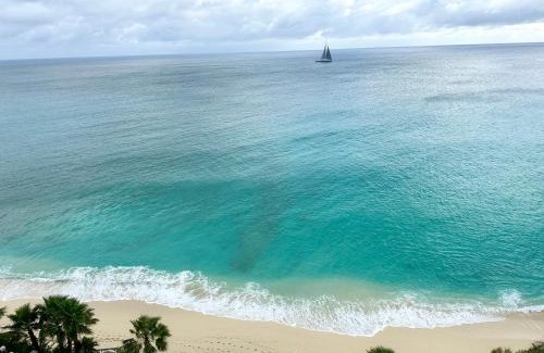 Maho Apartment | Oceanfront 2BR Condo with Pool & Pet-Friendly Amenities