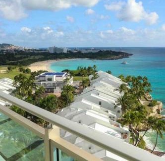 Maho Apartment | Oceanfront 2BR Condo with Pool & Pet-Friendly Amenities