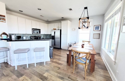 Galveston House | Beachfront Dream House with Pool & Ocean Views - 10/10 Rated