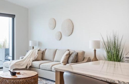 Black Creek Apartment | Pet-Friendly Beachfront Suite at THE BEACH HOUSE, Rated 9.8