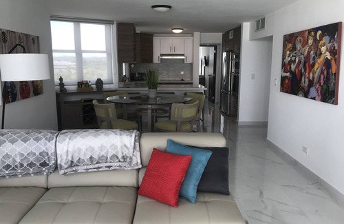 Isla Verde Condo | Beachfront Condo with Pool & Ocean View - Rated 10/10