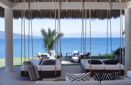 Punta de Mita Villa | Unforgettable Beachfront Retreat with Chef & Pool Access