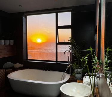 Rand Rifles Villa | Unforgettable Dolphin Beach Villa with Oceanfront Pool