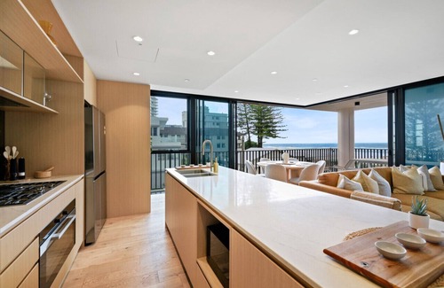 Palm Beach Apartment | Oceanfront Paradise at Beachfront Luxury Palm Beach
