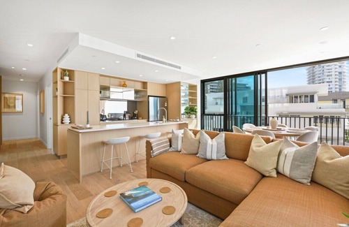 Palm Beach Apartment | Oceanfront Paradise at Beachfront Luxury Palm Beach