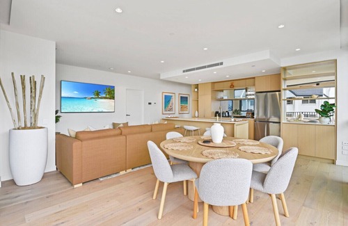 Palm Beach Apartment | Oceanfront Paradise at Beachfront Luxury Palm Beach