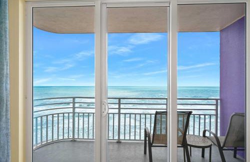 Brush - Stewarts House | Oceanfront Villa at Ocean Walk Resort - Rated 9.5/10