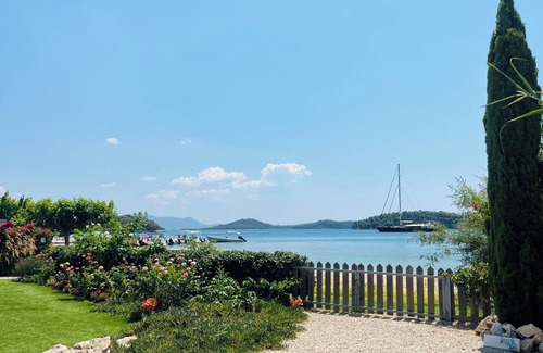 Perigiali Villa | Exclusive Beachfront Villa with Private Pool & Ocean Access