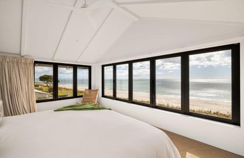 Papamoa Beach House | Scenic Beachfront Mediterranean Villa with Ocean View