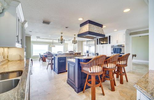 Melbourne Beach House | Beachfront Melbourne Beach Retreat with Pool Table!