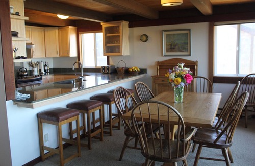 Castroville Condo | Beachfront Monterey Bay Condo with Ocean View & Spa