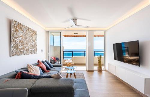 Fuengirola City Centre Apartment | Beachfront Apartment with Panoramic Sea Views in Fuengirola