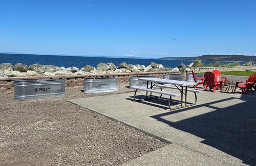 Diamond Point House | Cozy Beachfront Home with Ocean Views at Diamond Point